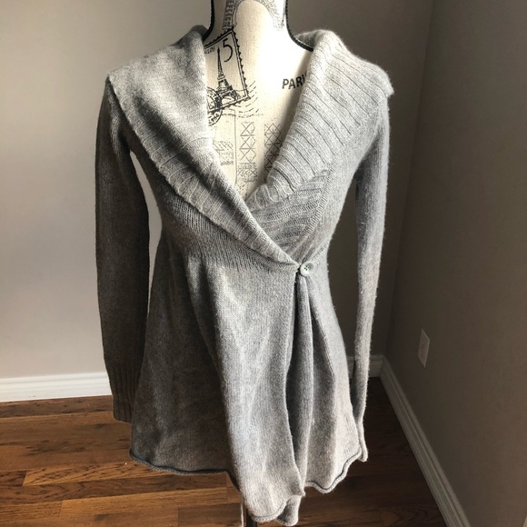 Aritzia Talula Mulberry Sweater Cardigan Cashmere - Picture 2 of 8